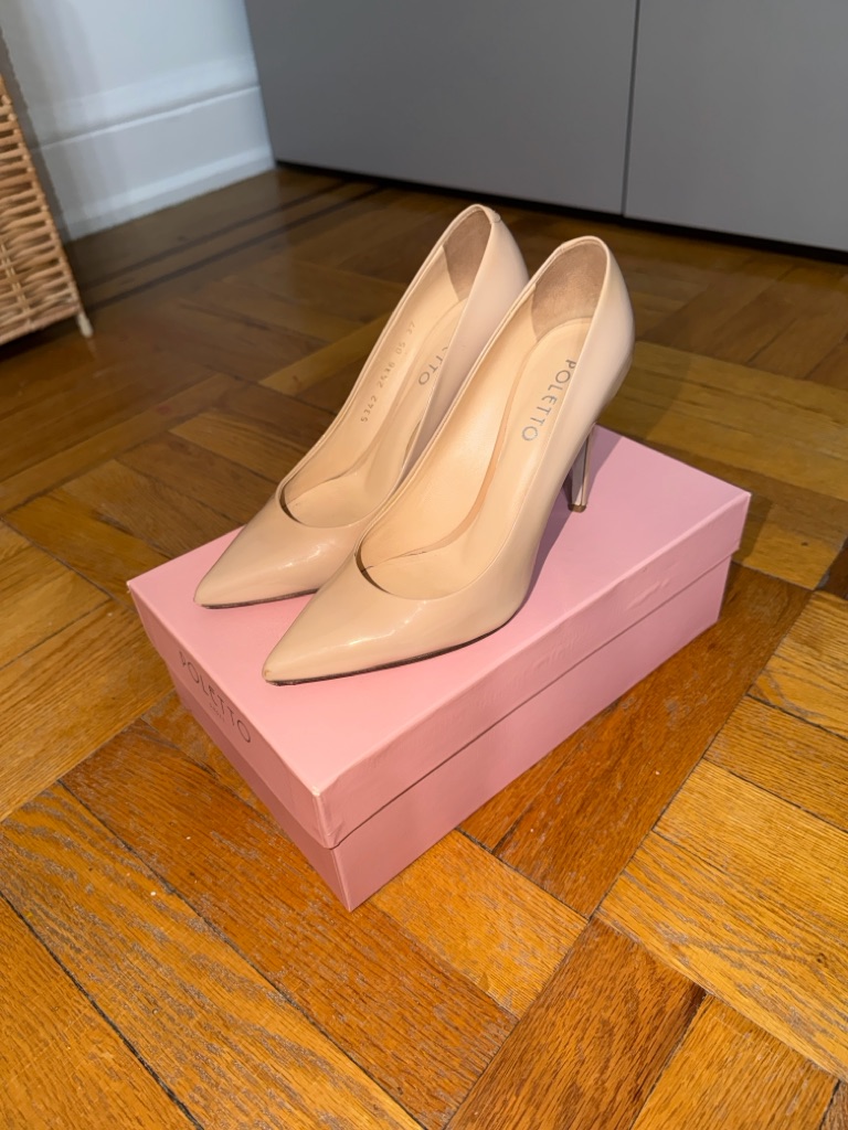 Italian Nude Patent Leather Pointed-Toe Pumps